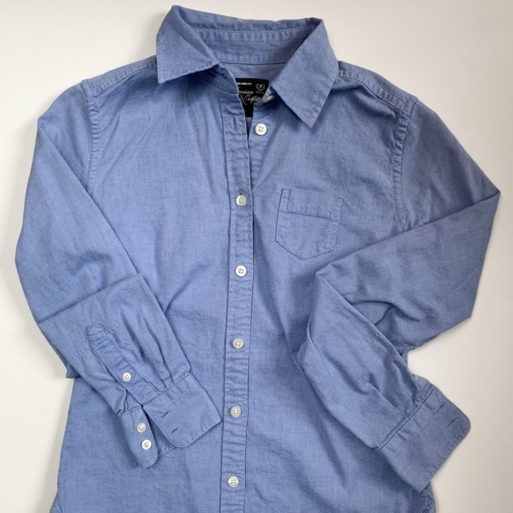 American Eagle Classic Poplin Button Down